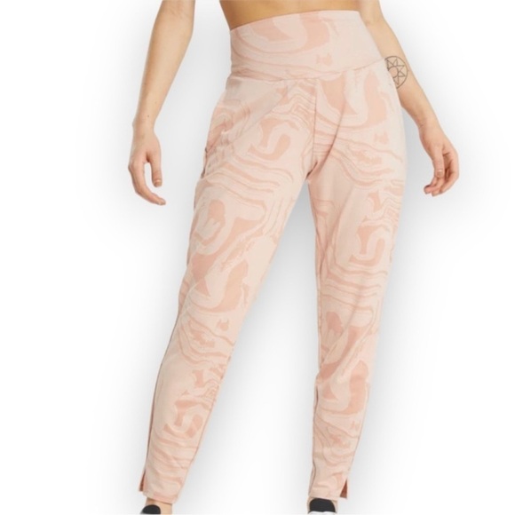 Gymshark Marble Power Joggers in Pink - Picture 1 of 9
